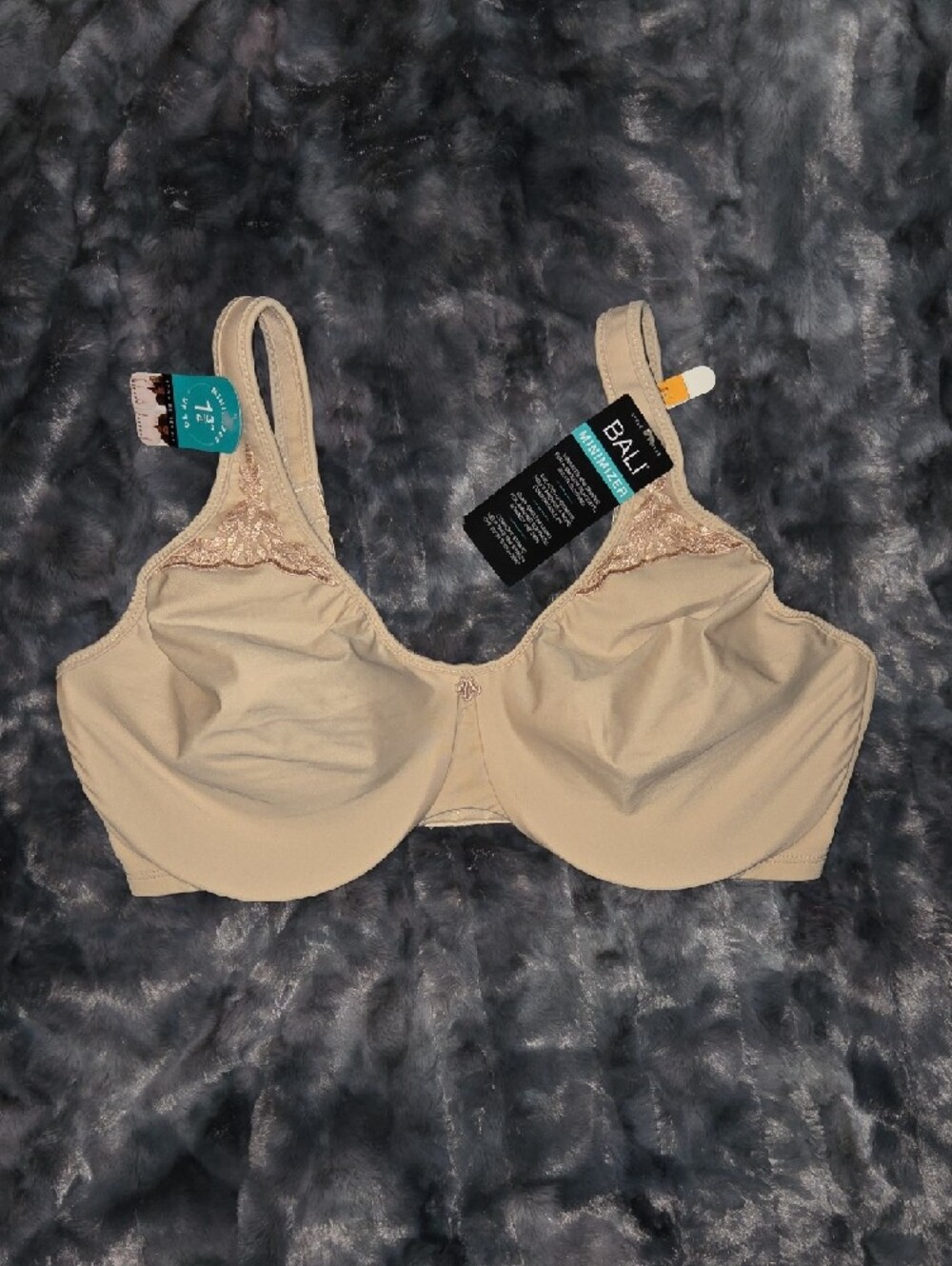 NWT Bali Minimizer Underwire Bra Cream/Tan